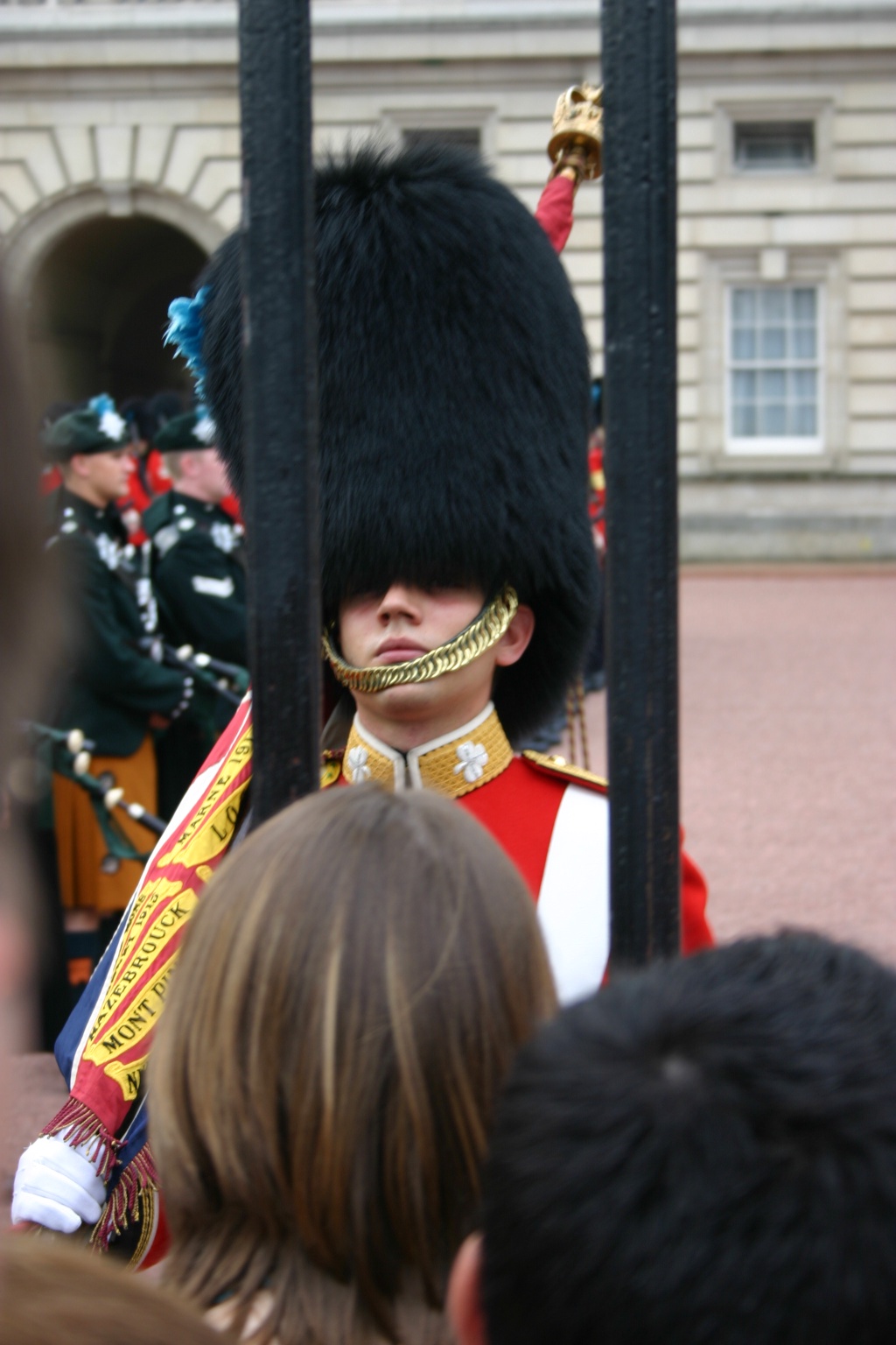 2005-09-10-London-076-changing-of-the-Guards.JPG