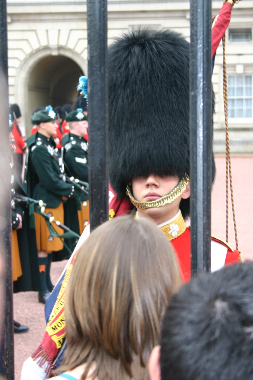 2005-09-10-London-077-changing-of-the-Guards.JPG