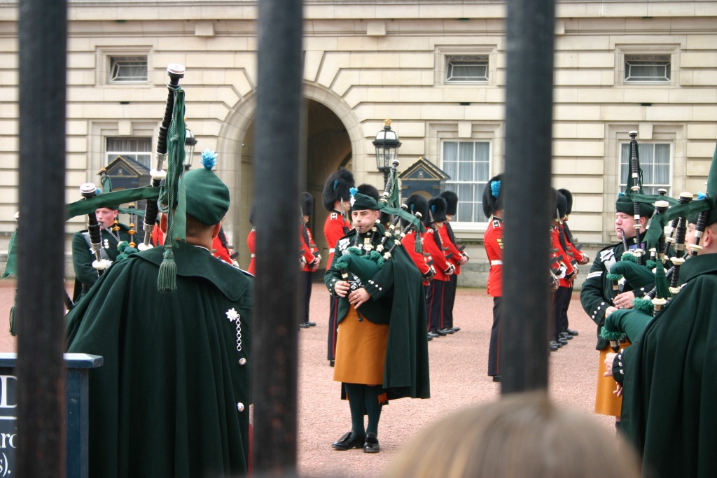 2005-09-10-London-100-changing-of-the-Guards.JPG