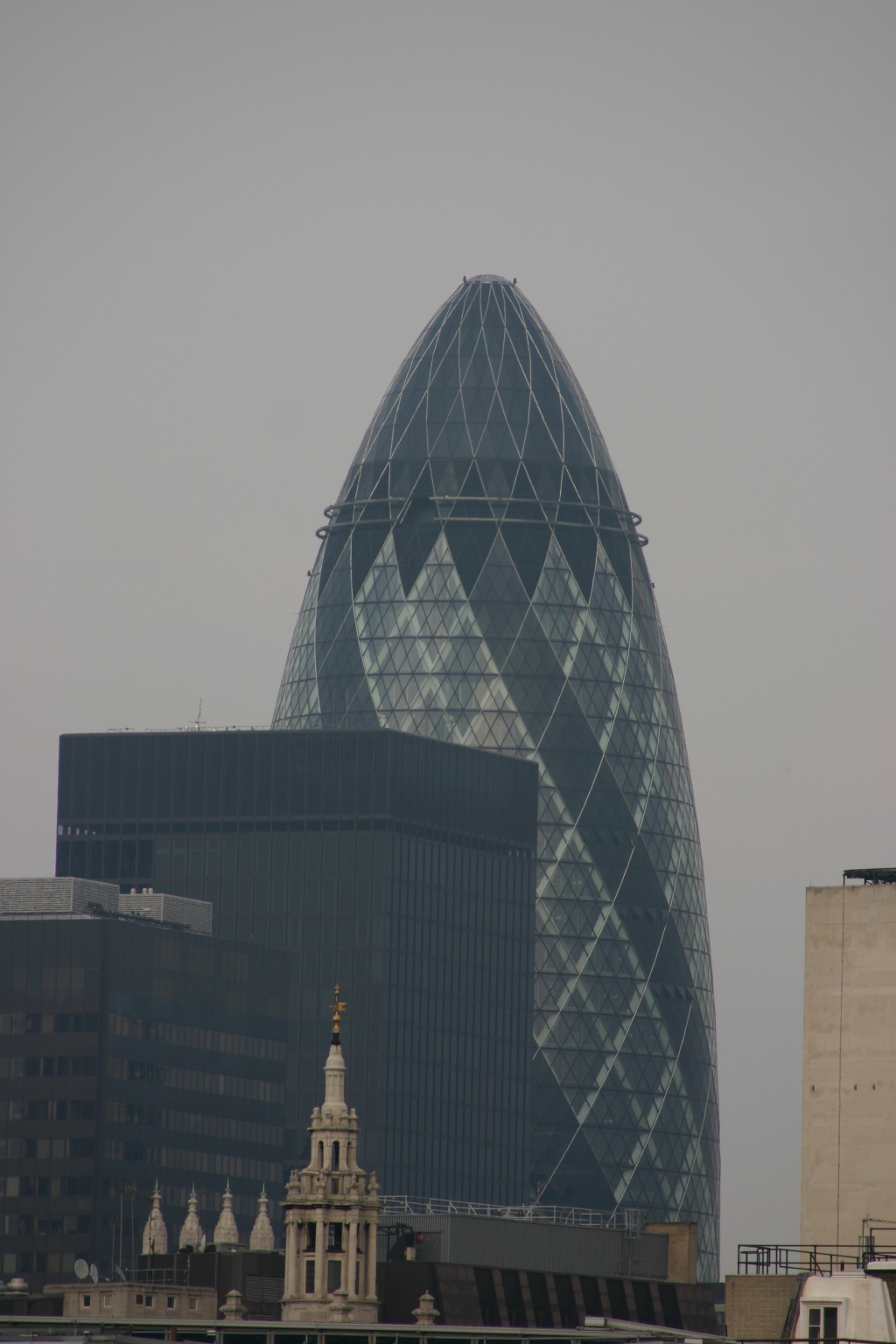 2005/09(September)/London/1024x768_2005-09-10-London-232-Fabrige-building.JPG