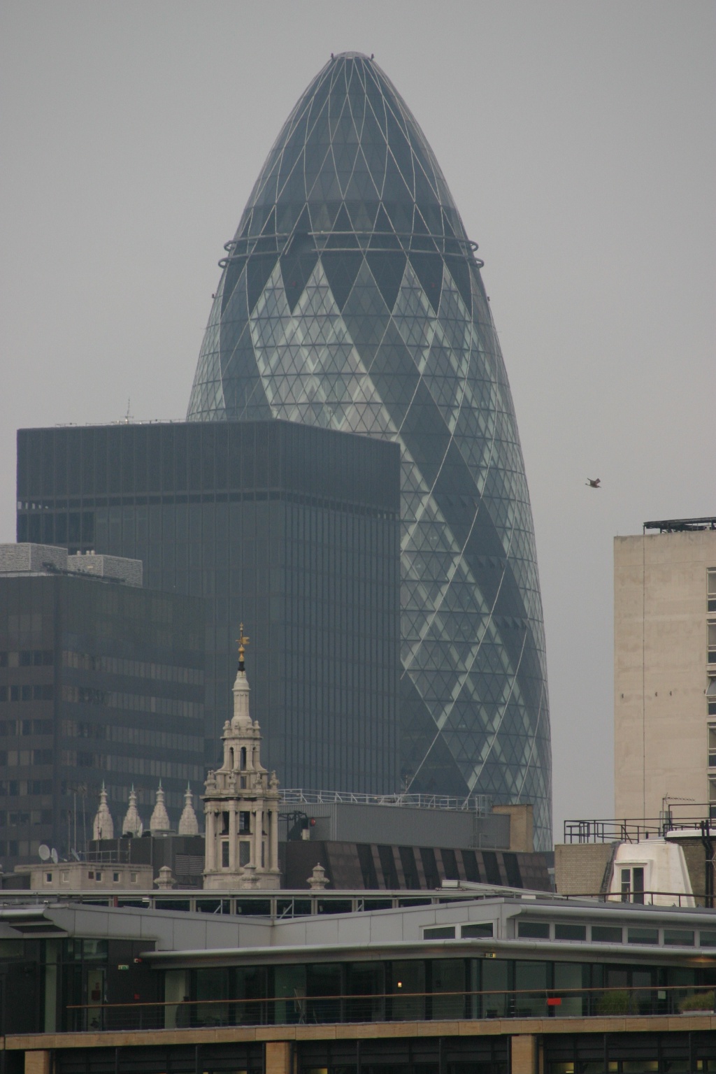2005/09(September)/London/1024x768_2005-09-10-London-233-Fabrige-building.JPG
