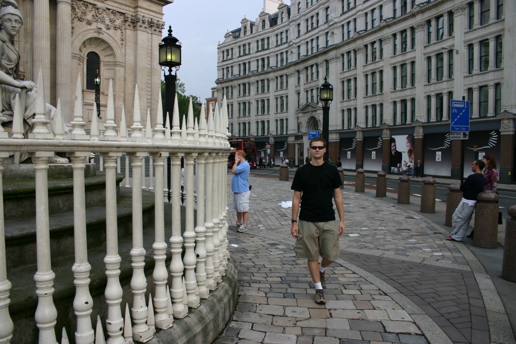 2005/09(September)/London/1024x768_2005-09-10-London-237-Ryan.JPG