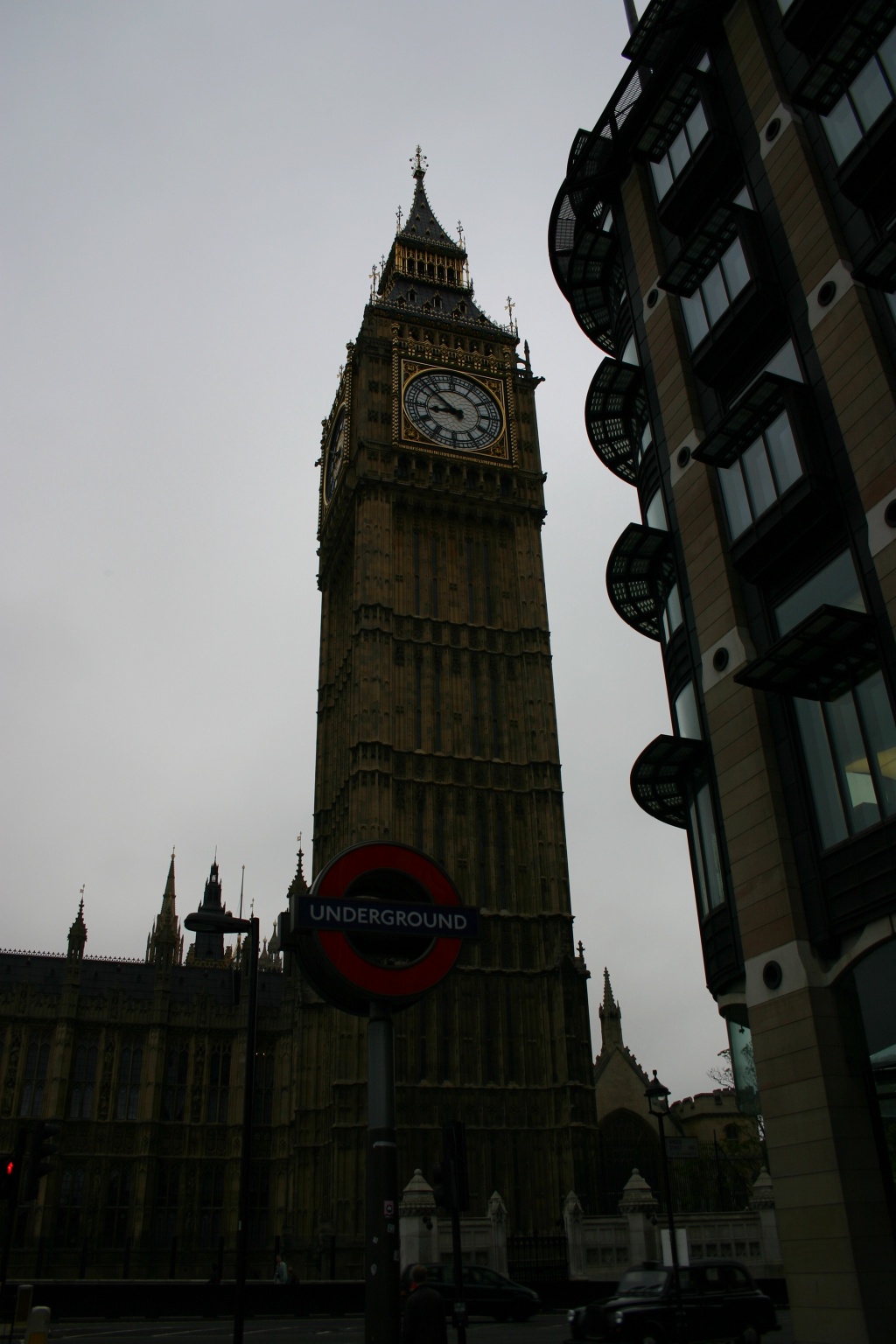 2005/09(September)/London/1024x768_2005-09-11-London-02-Big-Ben.JPG