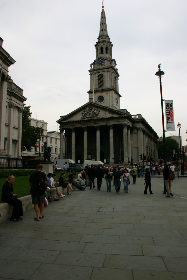 2005-09-06-London-12-Trafalgar-square.JPG
