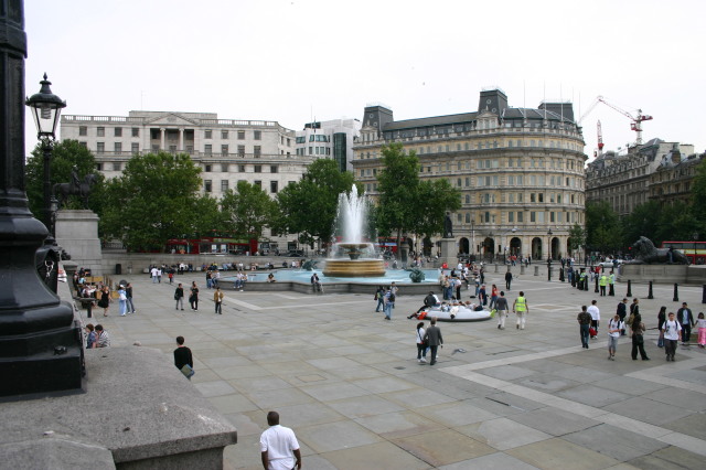 2005-09-06-London-18-Trafalgar-square.JPG