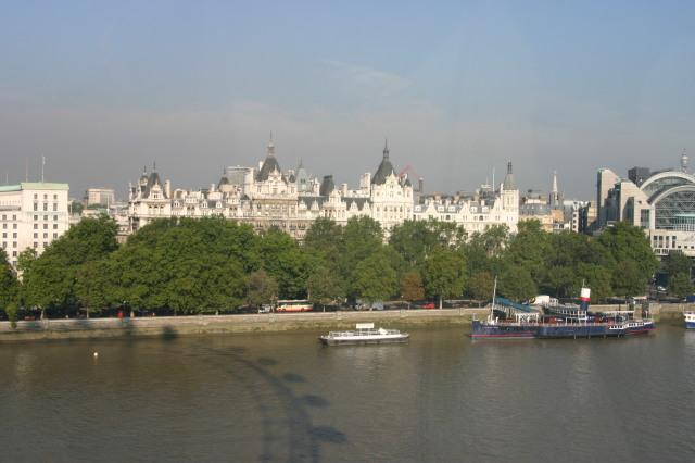 2005-09-09-London-07-from-the-Eye-Royal-HorseGuards.JPG
