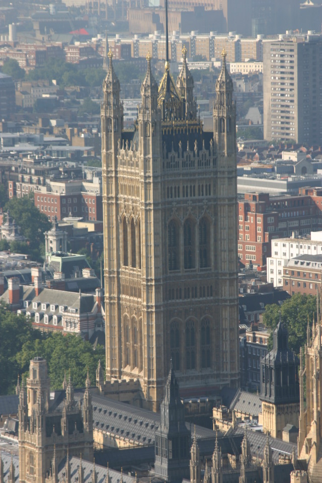 2005-09-09-London-30-from-the-Eye-Parliment.JPG
