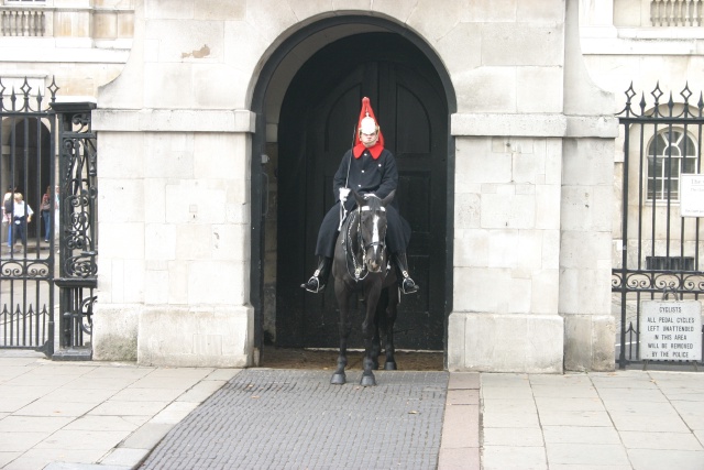 2005-09-10-London-003-Queens-Lifeguard-Horseman.JPG