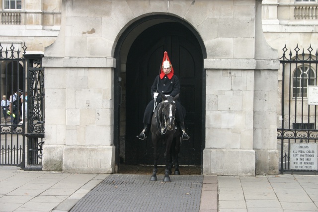 2005-09-10-London-004-Queens-Lifeguard-Horseman.JPG