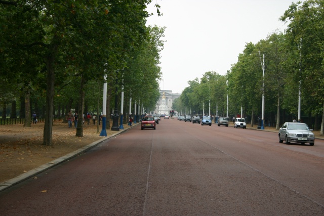 2005-09-10-London-040-changing-of-the-Guards.JPG