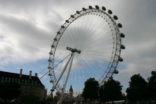 2005-09-14-Z-London-1-eye.JPG.JPG