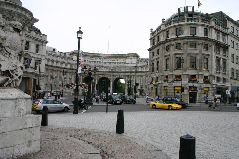 2005-09-06-London-02-Trafalgar-square.JPG