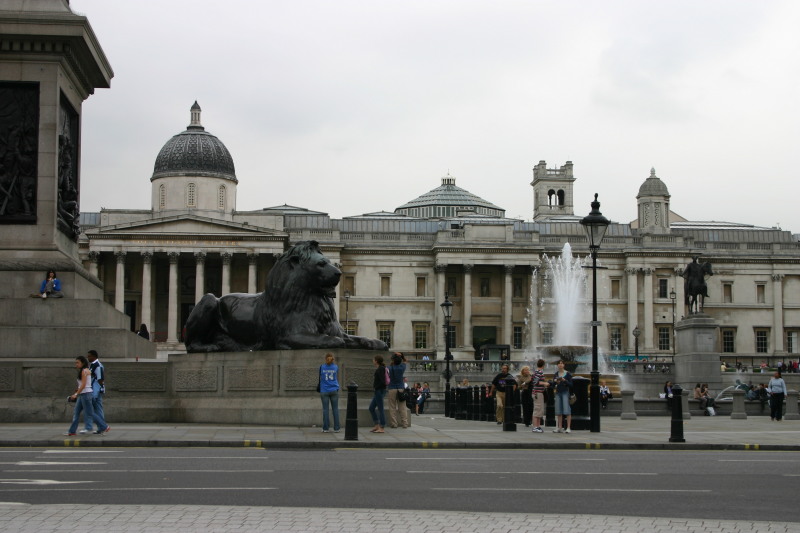 2005/09(September)/London/800x600_2005-09-06-London-04-Trafalgar-square.JPG