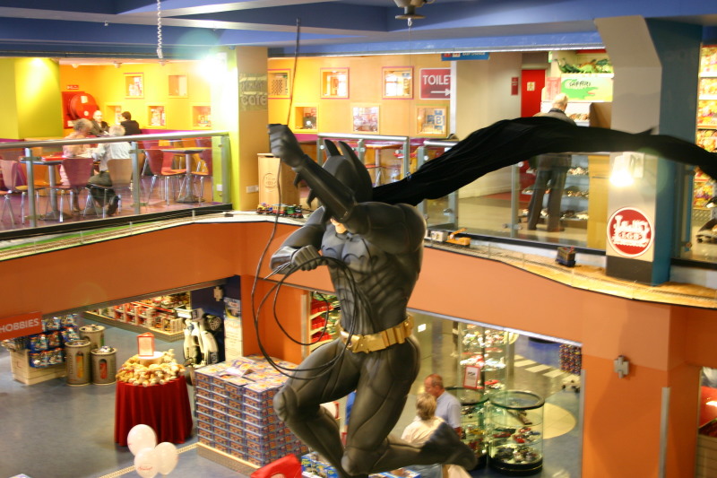 2005-09-08-London-06-Hamleys-toy-store.JPG
