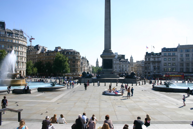 2005-09-08-London-12-Trafalgar-square.JPG