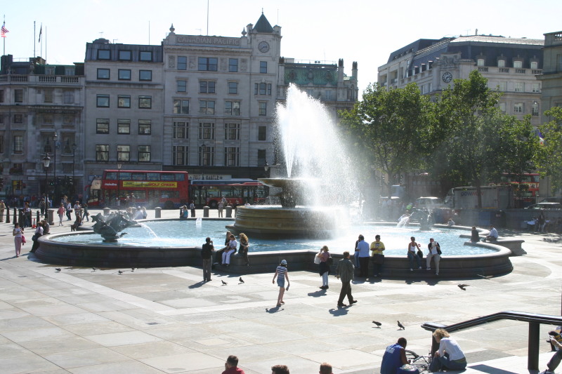 2005-09-08-London-14-Trafalgar-square.JPG