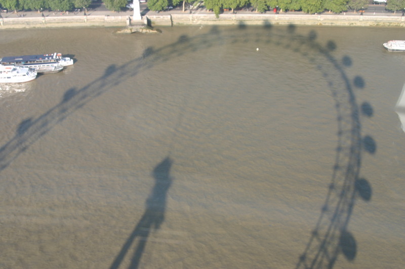 2005-09-09-London-20-from-the-Eye-Thames.JPG