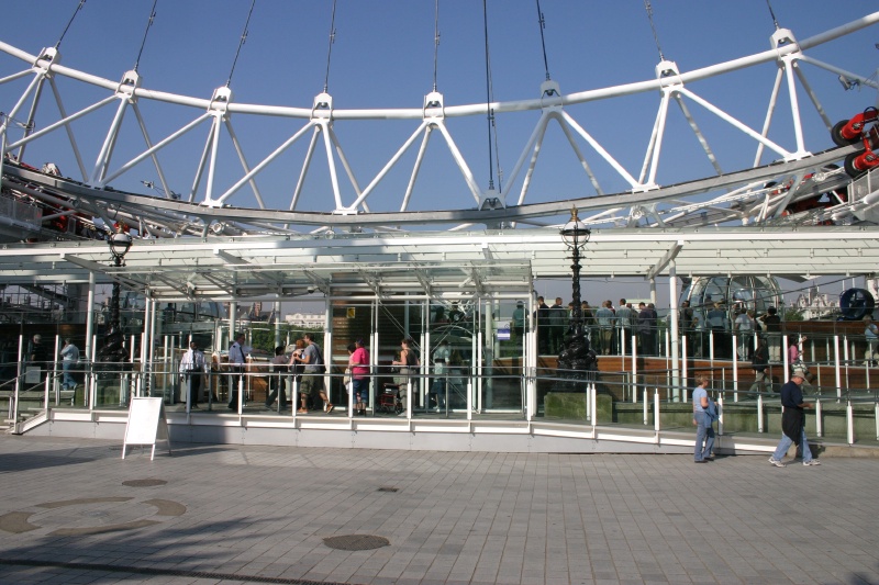 2005/09(September)/London/800x600_2005-09-09-London-76-from-the-Eye.JPG