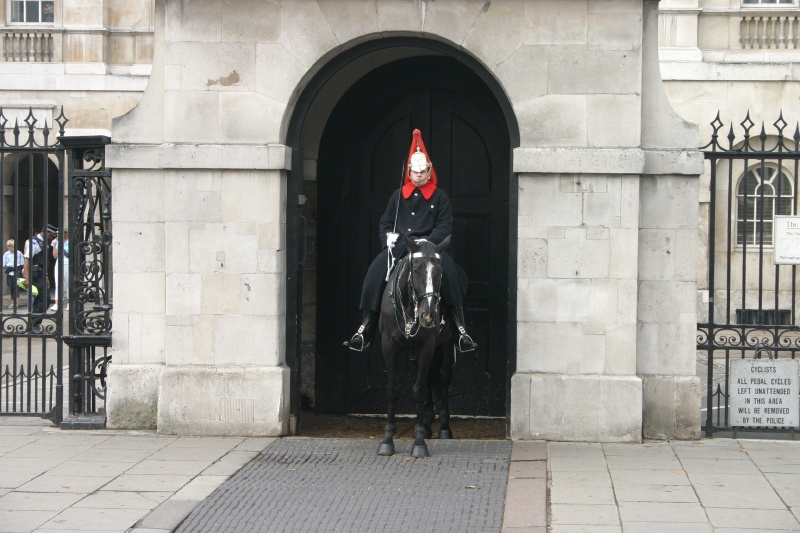 2005-09-10-London-004-Queens-Lifeguard-Horseman.JPG