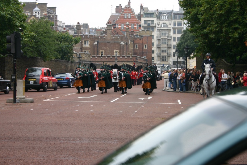 2005-09-10-London-042-changing-of-the-Guards.JPG