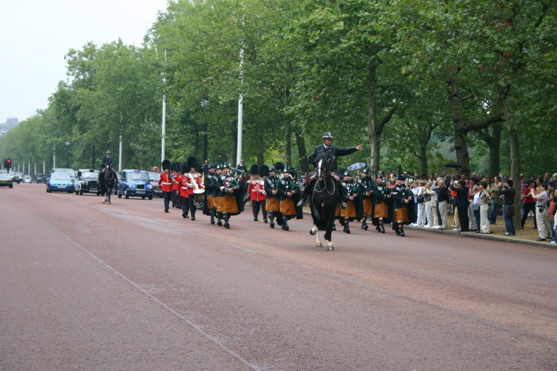 2005-09-10-London-046-changing-of-the-Guards.JPG