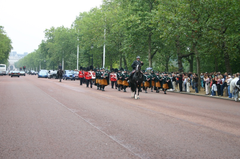2005-09-10-London-047-changing-of-the-Guards.JPG