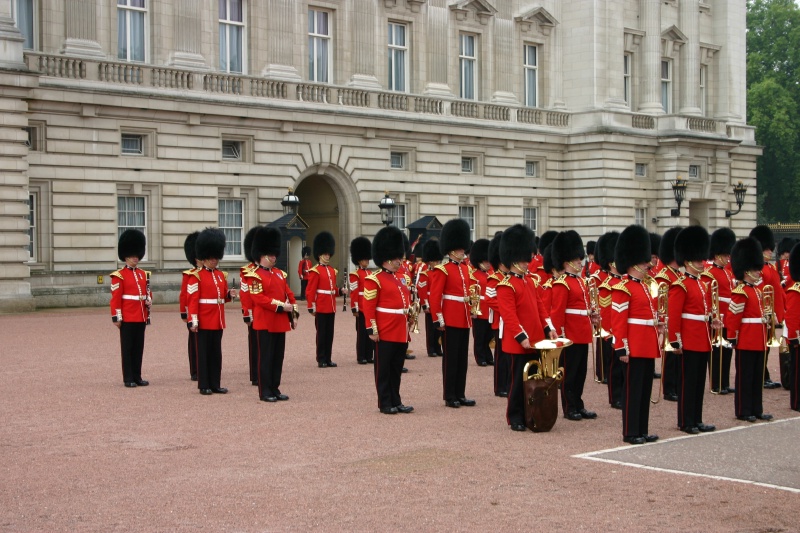 2005-09-10-London-113-changing-of-the-Guards.JPG