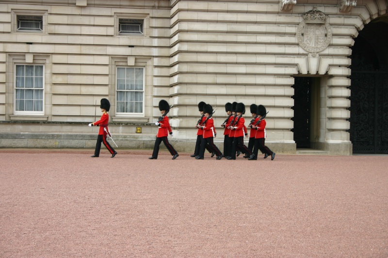 2005-09-10-London-148-changing-of-the-Guards.JPG