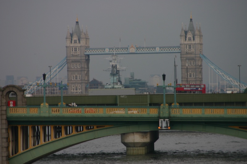 2005/09(September)/London/800x600_2005-09-10-London-230-London-Bridge.JPG