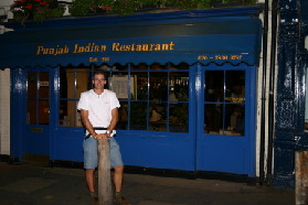 2005-09-08-London-31-Travis-Punjab-indian.JPG