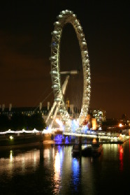 2005-09-08-London-33-Eye-night.JPG