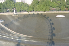 2005-09-09-London-19-from-the-Eye-Thames.JPG