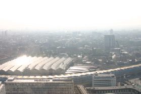 2005-09-09-London-23-from-the-Eye-railyard.JPG