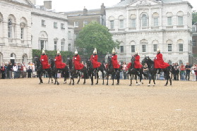 2005-09-10-London-034-changing-of-Queens-Lifeguards-horsemen.JPG