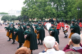 2005-09-10-London-045-changing-of-the-Guards.JPG