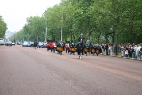 2005-09-10-London-047-changing-of-the-Guards.JPG