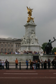 2005-09-10-London-048-changing-of-the-Guards.JPG