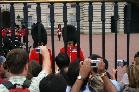 2005-09-10-London-067-changing-of-the-Guards.JPG