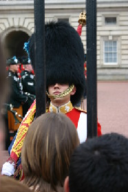 2005-09-10-London-076-changing-of-the-Guards.JPG