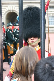 2005-09-10-London-077-changing-of-the-Guards.JPG
