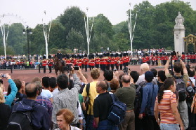 2005-09-10-London-082-changing-of-the-Guards.JPG