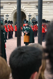 2005-09-10-London-098-changing-of-the-Guards.JPG