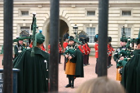 2005-09-10-London-100-changing-of-the-Guards.JPG