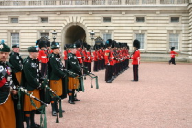 2005-09-10-London-111-changing-of-the-Guards.JPG