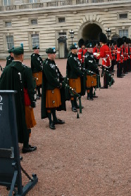 2005-09-10-London-117-changing-of-the-Guards.JPG