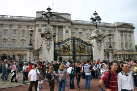 2005-09-10-London-156-Buckinham-Palace.JPG