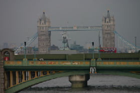 2005-09-10-London-230-London-Bridge.JPG