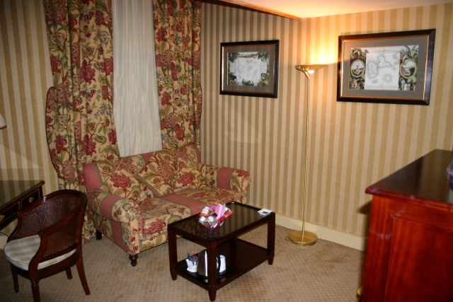 2005-09-13-Paris-22-Marignan-hotel.JPG