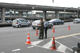 2005-09-13-Paris-01-Charles-DeGaulle-airport.JPG