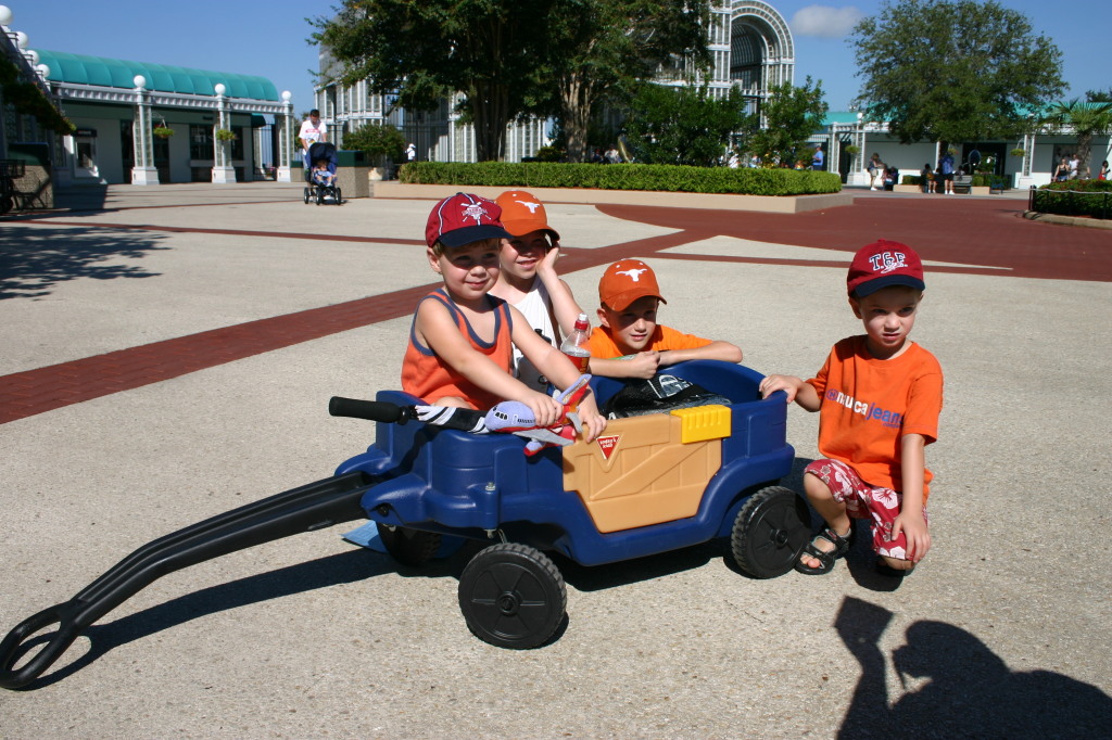 2005-09-18-Seaworld-with-Terhunes-012-Chance-Bryant-Bryce-Dax.JPG